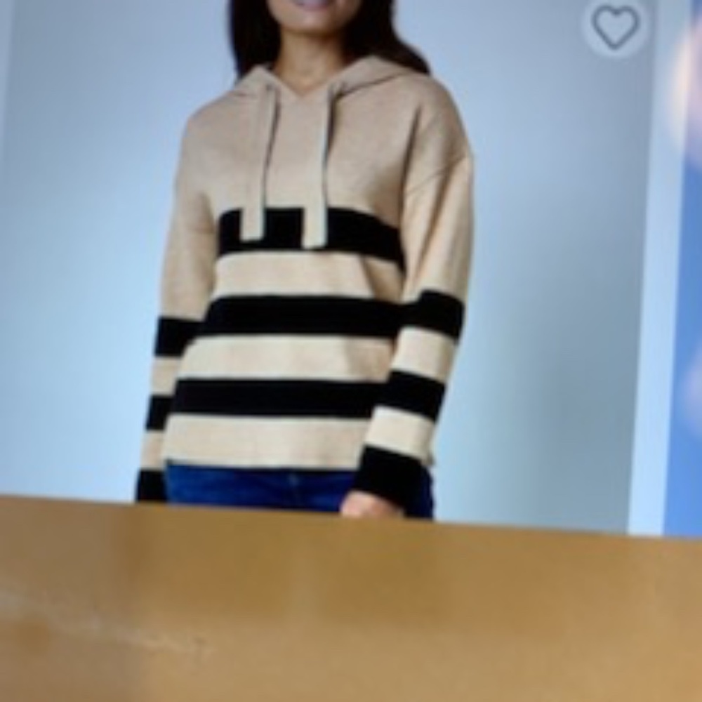 Women’s Hooded Long Sleeve Striped Pullover NWT